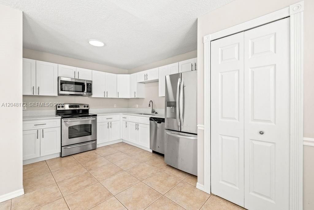 1542 N Lawnwood Cir , Unit 37D, Fort Pierce, FL 34950 Photo