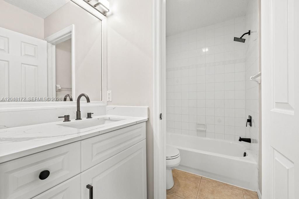 1542 N Lawnwood Cir , Unit 37D, Fort Pierce, FL 34950 Photo