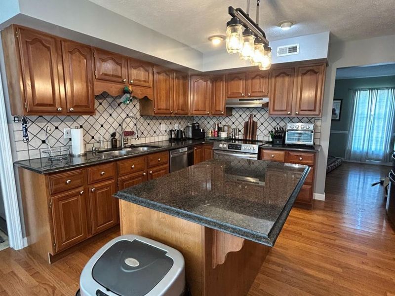 1304 Northwoods Drive, Hillsboro, OH 45133 Photo 5