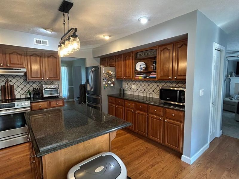 1304 Northwoods Drive, Hillsboro, OH 45133 Photo 6