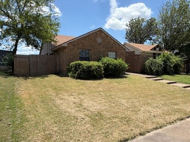 431 Pogue Street, Cedar Hill, TX 75104 Main Photo