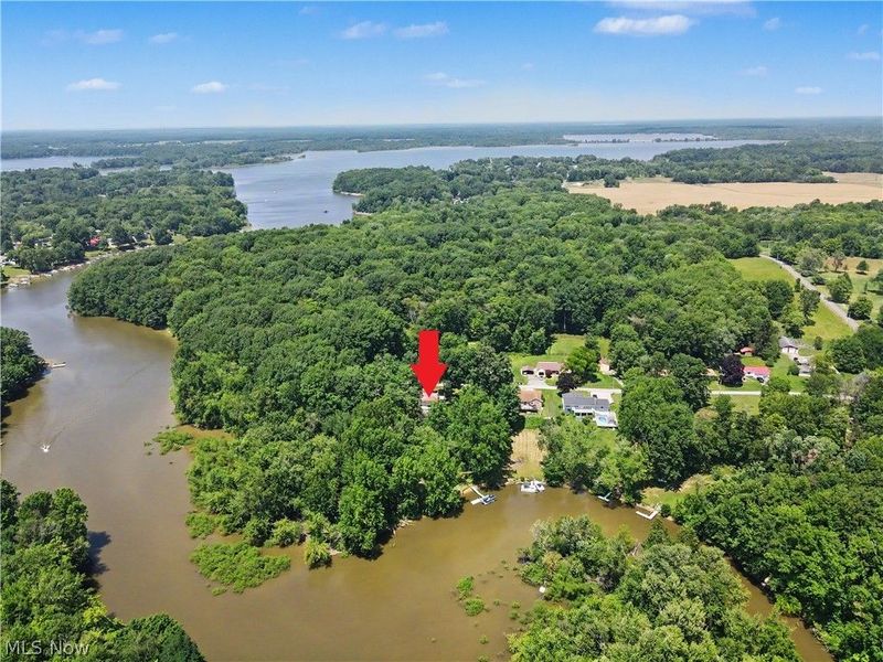 10528 Country Club Lane, Deerfield, OH 44449 Photo 3