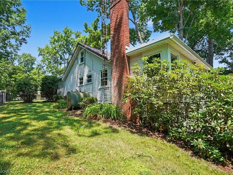 10528 Country Club Lane, Deerfield, OH 44449 Photo 30