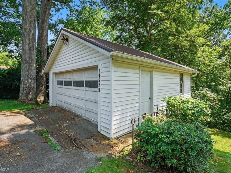 10528 Country Club Lane, Deerfield, OH 44449 Photo 34