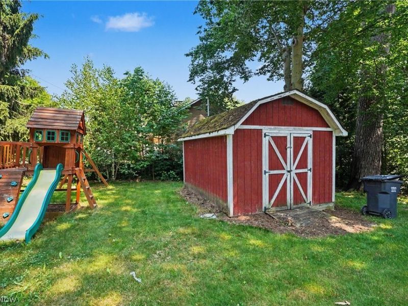 10528 Country Club Lane, Deerfield, OH 44449 Photo 36