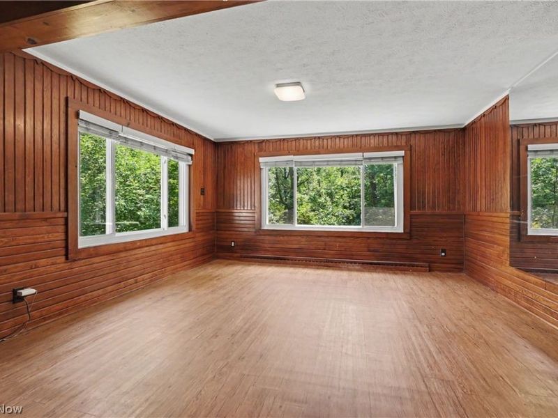 10528 Country Club Lane, Deerfield, OH 44449 Photo 8