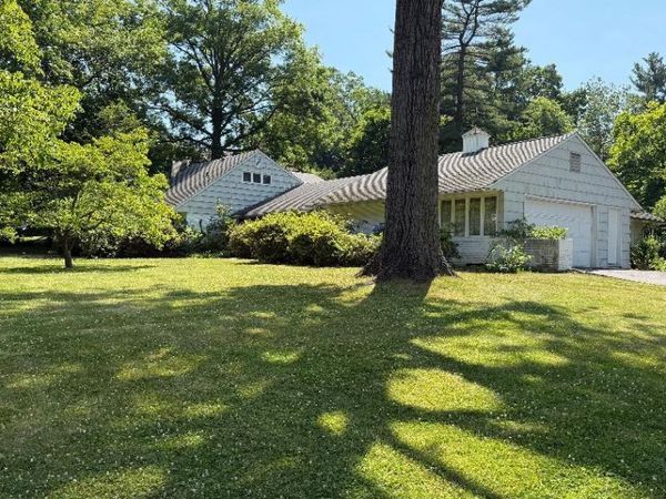 21 OLD FARM Road , Great Neck, NY 11020