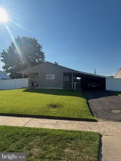 172 CRABTREE DRIVE , LEVITTOWN, PA 19055