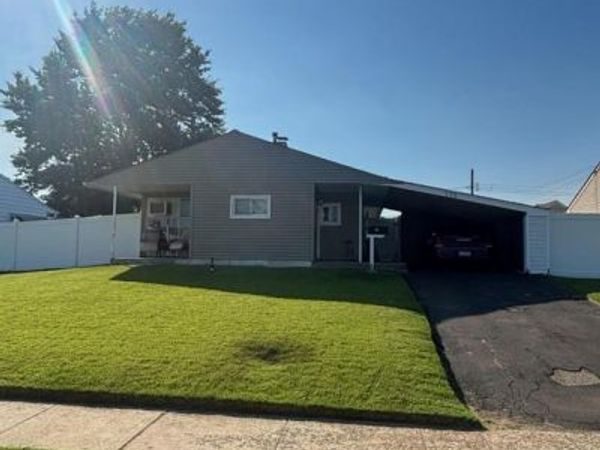 172 CRABTREE DRIVE , LEVITTOWN, PA 19055