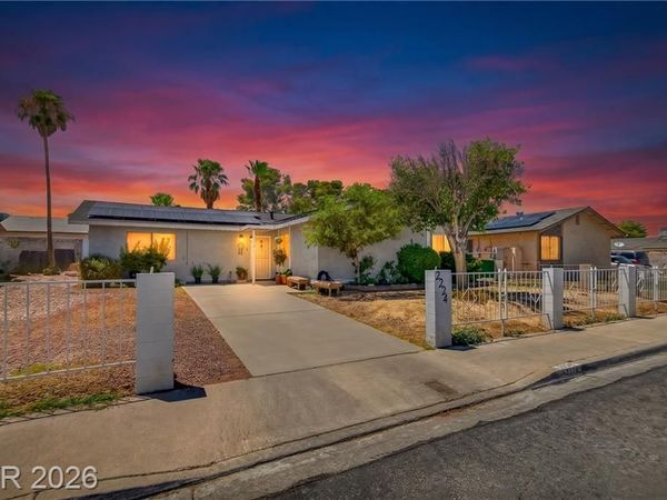 2224 La Sombra Street, Las Vegas, NV 89108