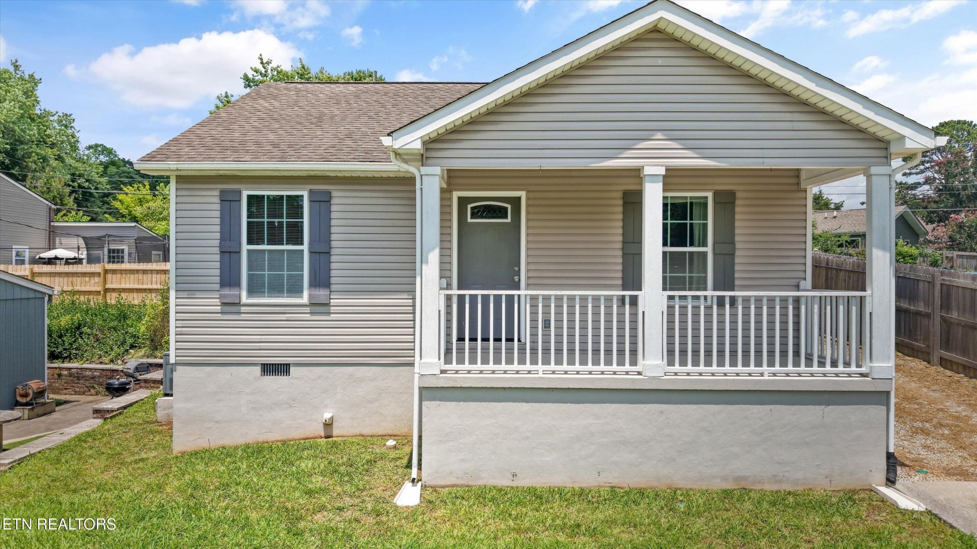 4516 Pleasant Ridge Rd, Knoxville, TN 37912 Main Photo