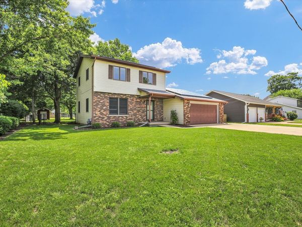 1009 N West Street N, Leroy, IL 61752