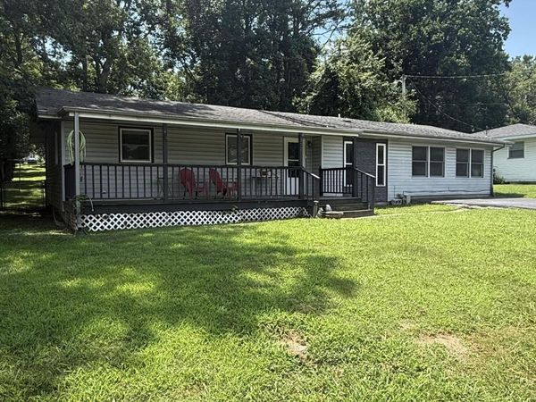112 South Street , Crane, MO 65633