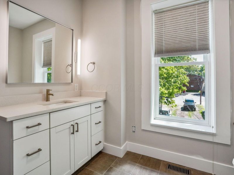 1386 Neil Avenue , Unit 1/2, Columbus, OH 43201 Photo 18