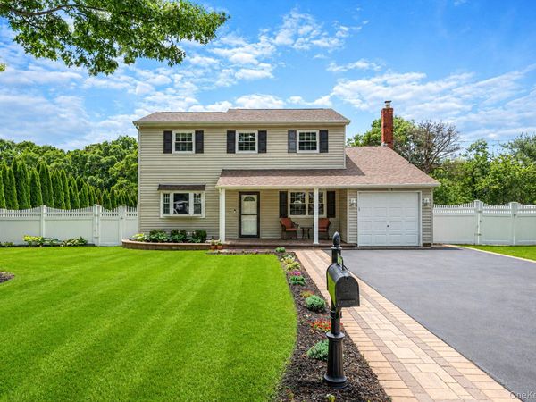 320 Peconic Avenue , Medford, NY 11763