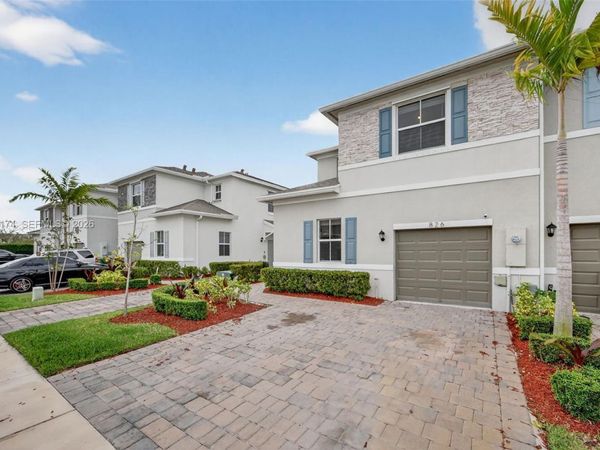 826 SE 17th St , Homestead, FL 33034