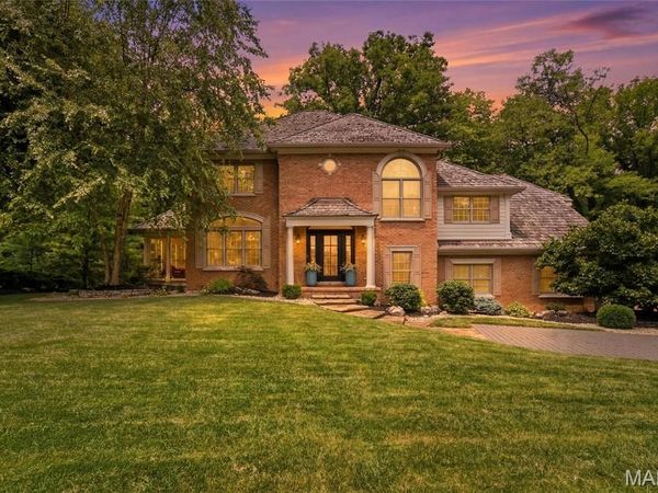 1107 N Oxfordshire Lane, Edwardsville, IL 62025
