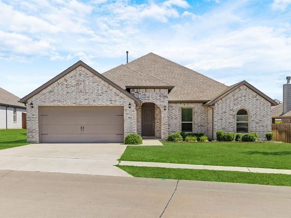 915 Timber Ridge Drive, Justin, TX 76247