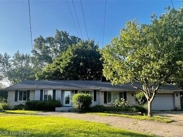 2103 Virginia Drive, Troy, MI 48083