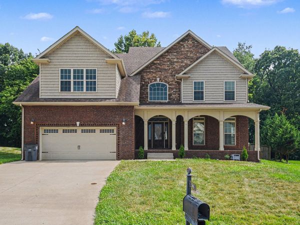544 Larkspur Dr , Clarksville, TN 37043
