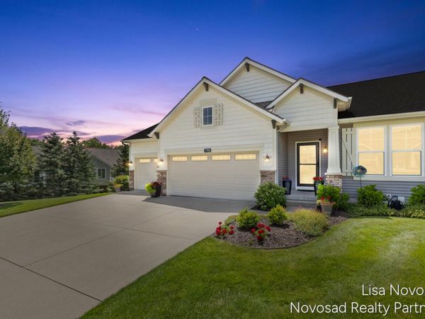 7799 Black Cherry Way SE, Unit 69, Caledonia, MI 49316
