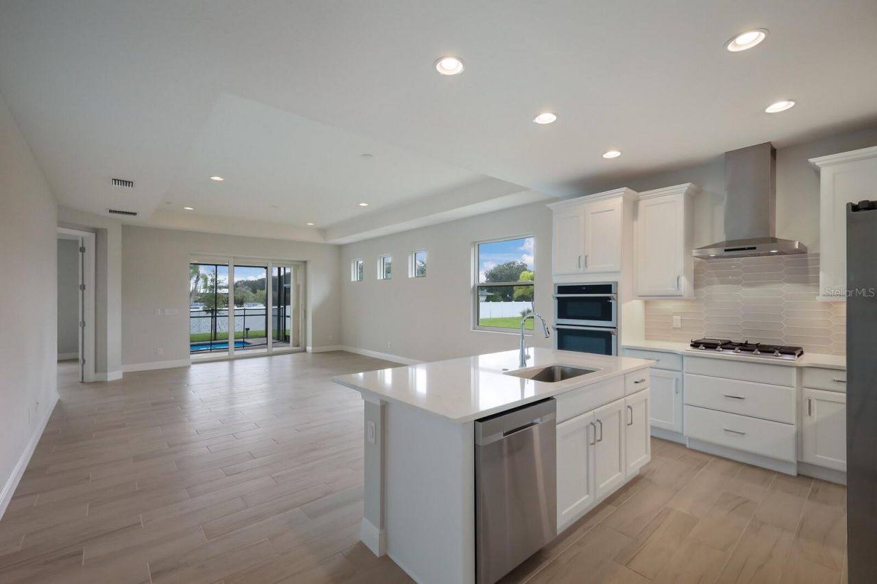 10748 Klee Avenue , Bradenton, FL 34212 Photo