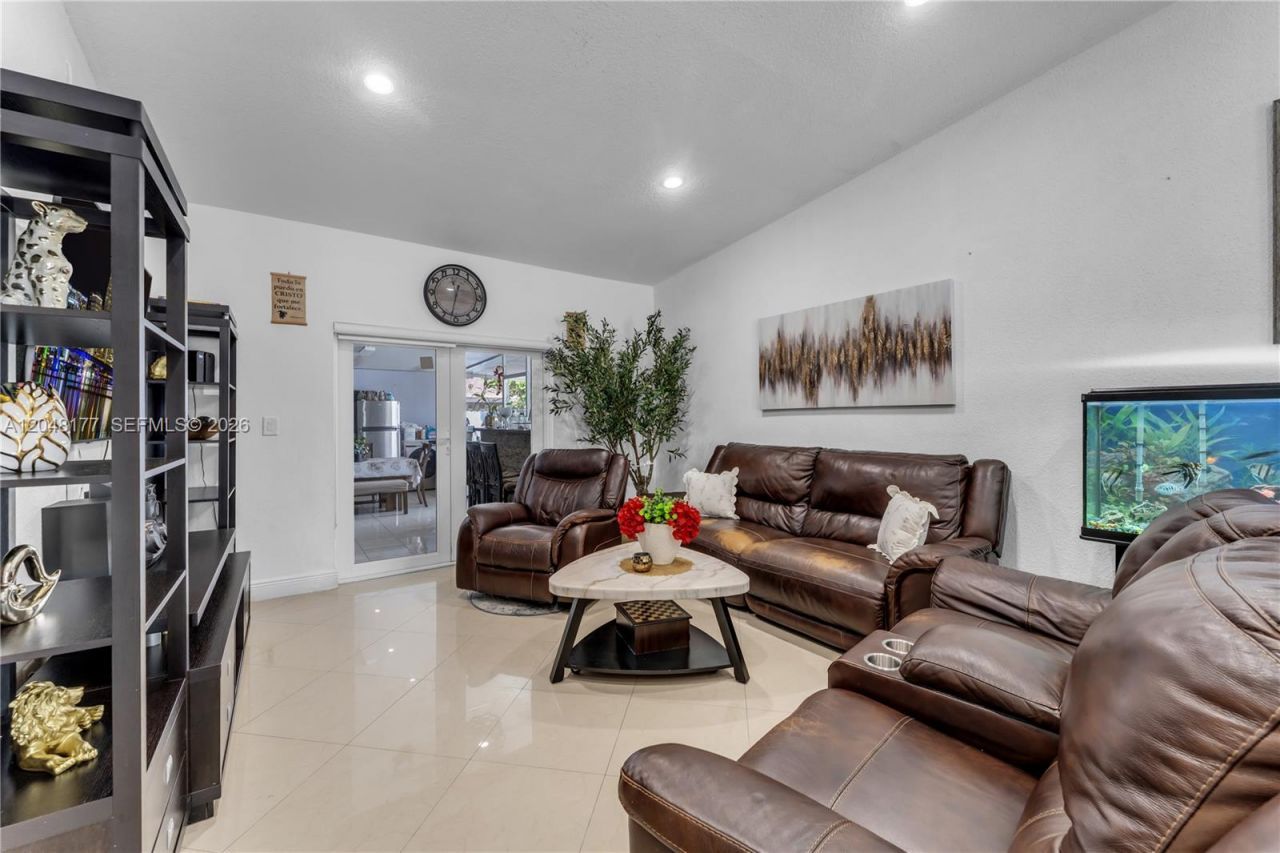 25808 SW 127th Ct Cir , Homestead, FL 33032 Photo