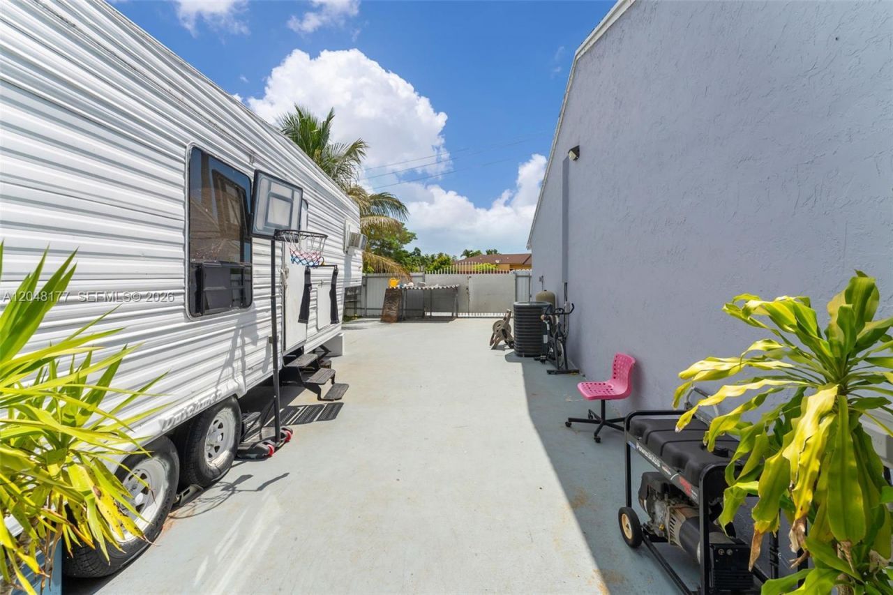 25808 SW 127th Ct Cir , Homestead, FL 33032 Photo
