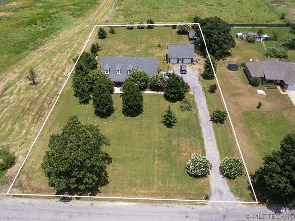 1093 W Boggy Depot , Atoka, OK 74525
