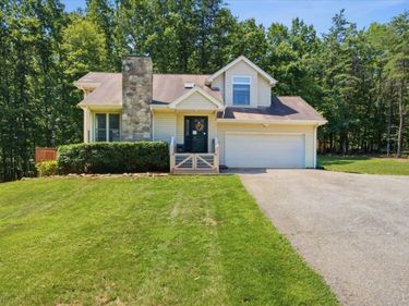 12376 Leesville Road, Lynch Station, VA 24571