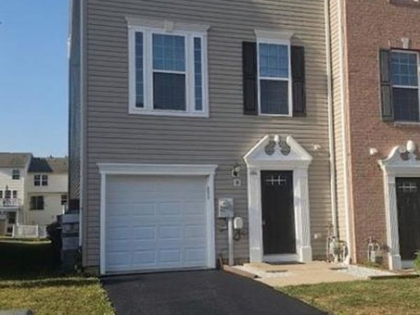 806 BLOSSOM DRIVE, HANOVER, PA 17331