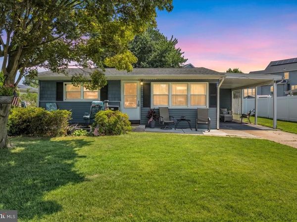 569 N COLES AVENUE, MAPLE SHADE, NJ 08052