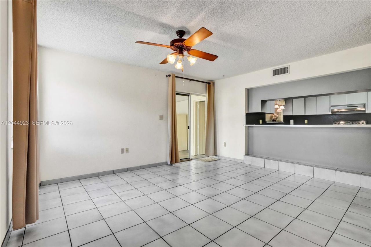 1050 SW 123rd Ave , Unit 2-15CI, Miami, FL 33184 Photo