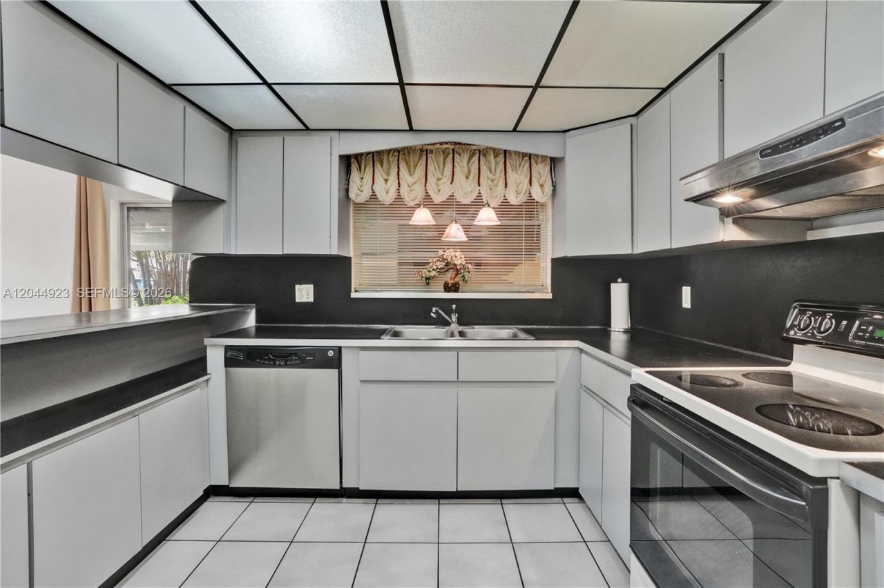 1050 SW 123rd Ave , Unit 2-15CI, Miami, FL 33184 Photo