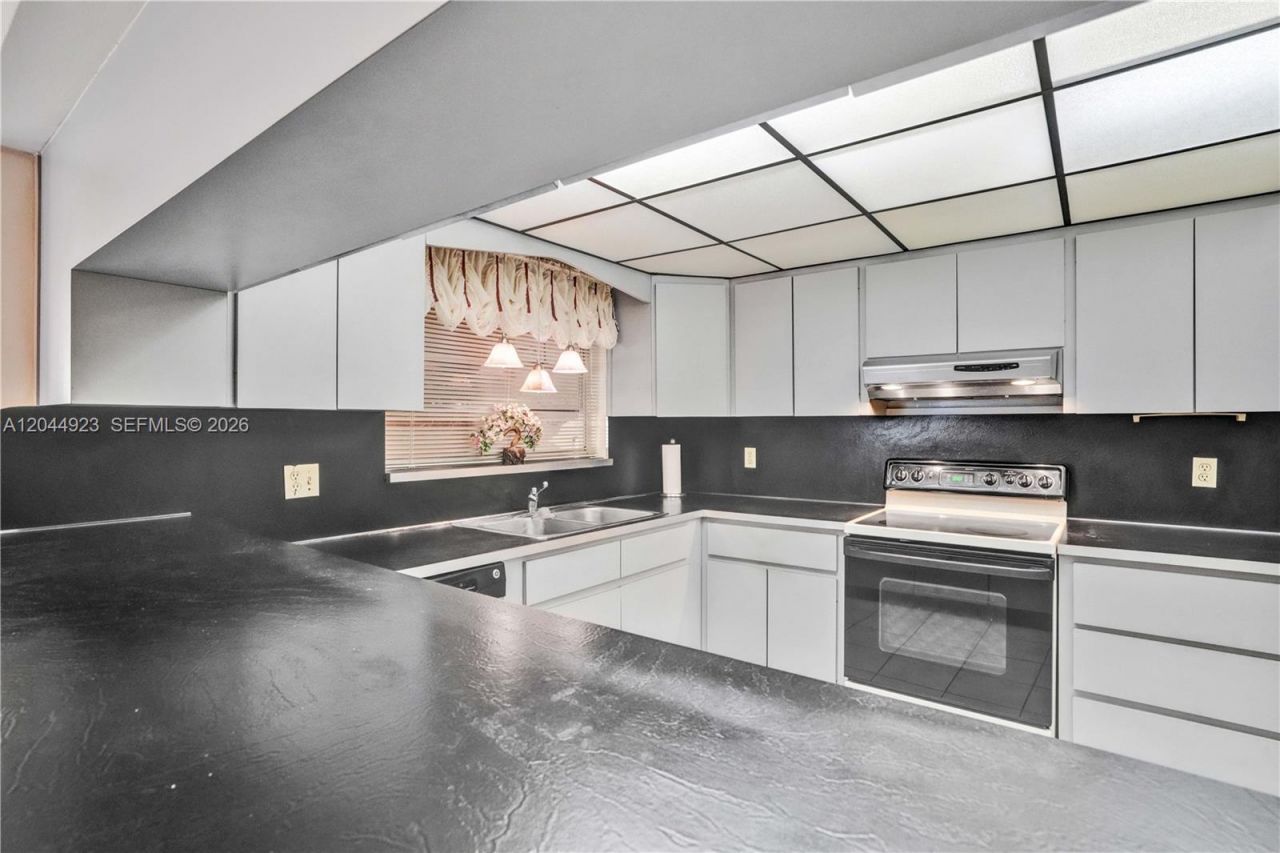 1050 SW 123rd Ave , Unit 2-15CI, Miami, FL 33184 Photo