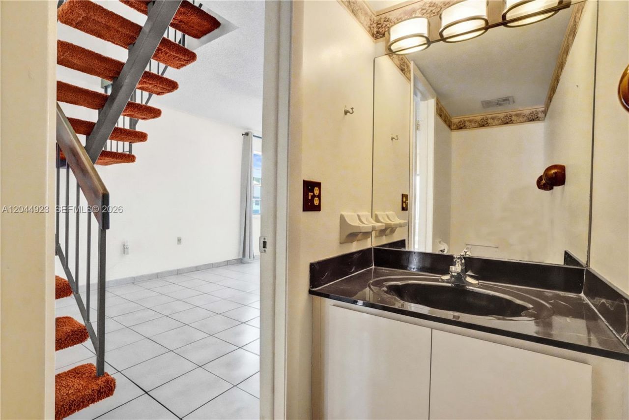 1050 SW 123rd Ave , Unit 2-15CI, Miami, FL 33184 Photo
