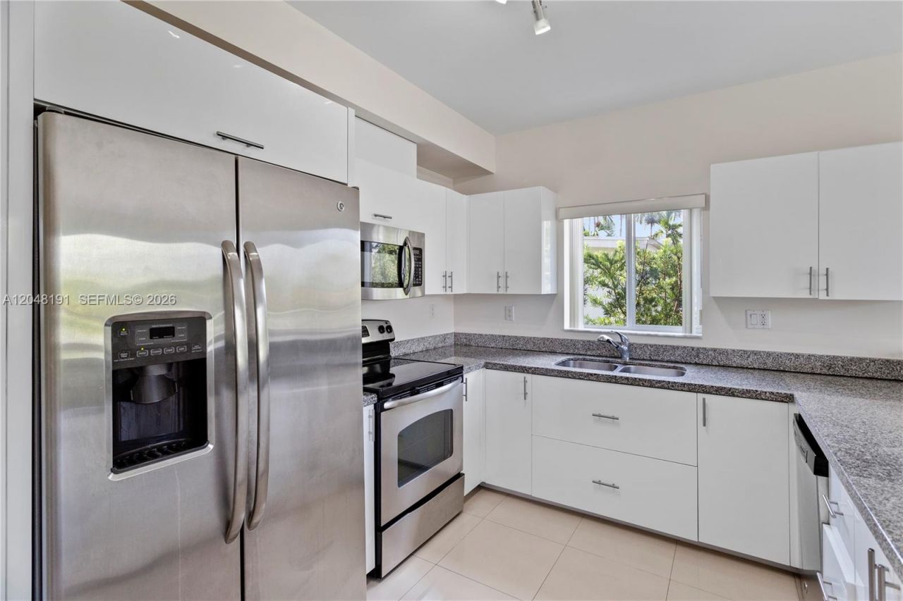 2782 SW 33rd Ave , Unit 2782, Miami, FL 33133 Photo