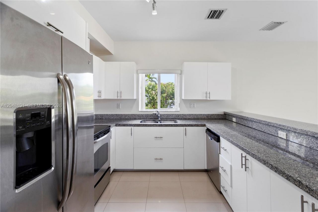 2782 SW 33rd Ave , Unit 2782, Miami, FL 33133 Photo