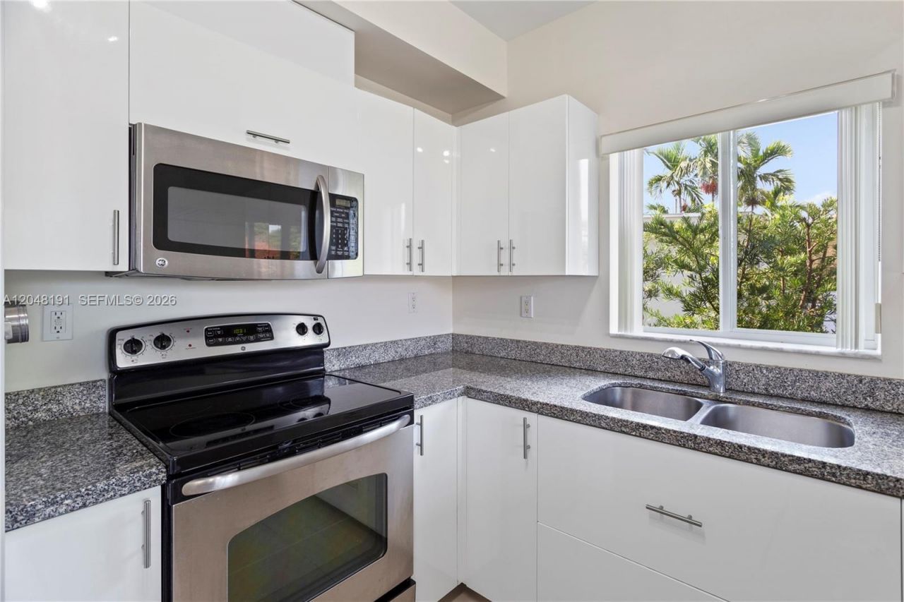 2782 SW 33rd Ave , Unit 2782, Miami, FL 33133 Photo