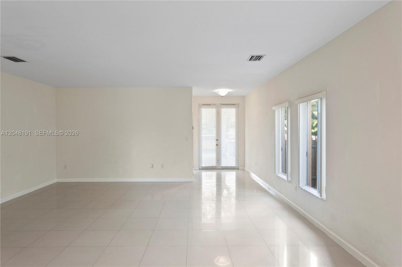 2782 SW 33rd Ave , Unit 2782, Miami, FL 33133 Photo