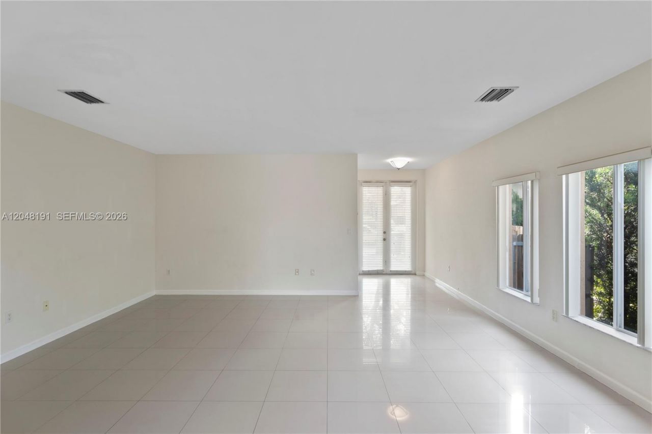 2782 SW 33rd Ave , Unit 2782, Miami, FL 33133 Photo