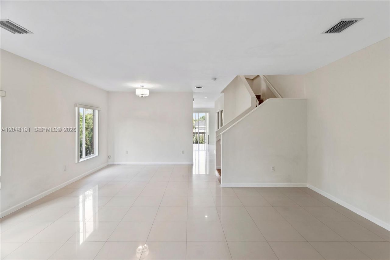 2782 SW 33rd Ave , Unit 2782, Miami, FL 33133 Photo