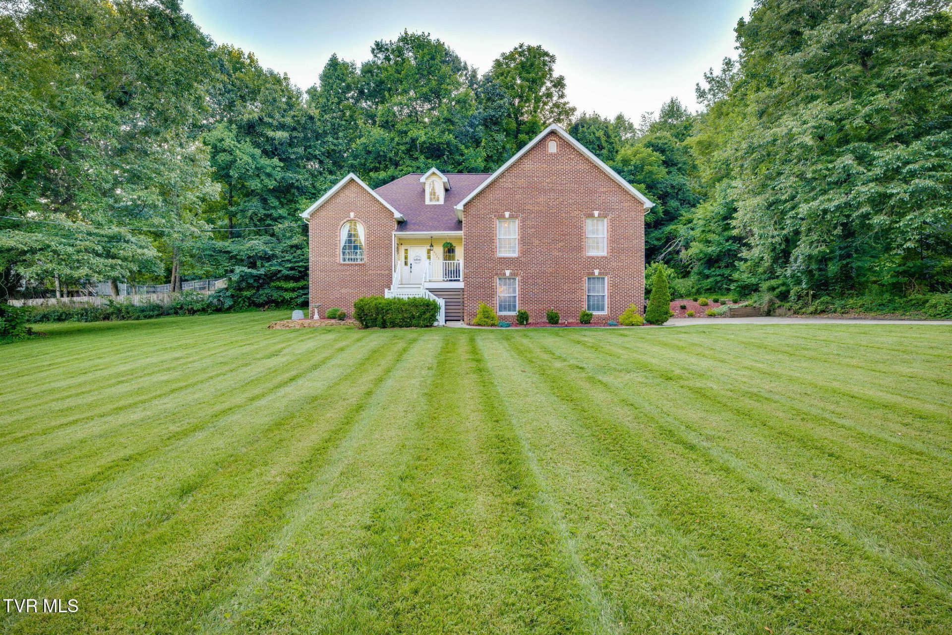2323 Wynwood Drive, Jonesborough, TN 37659 Main Photo