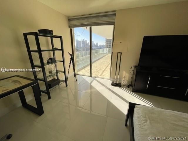 19707 Turnberry Way , Unit 23F, Aventura, FL 33180 Photo