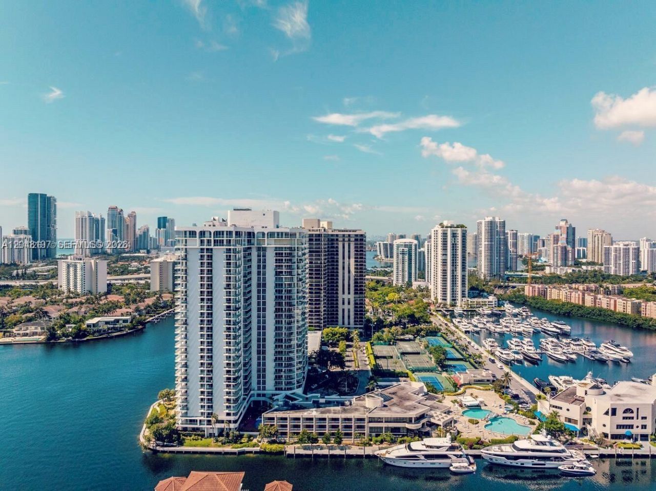 19707 Turnberry Way , Unit 23F, Aventura, FL 33180 Photo