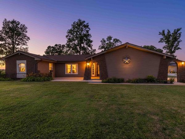 18477 Linker Road, Jackson Center, OH 45334