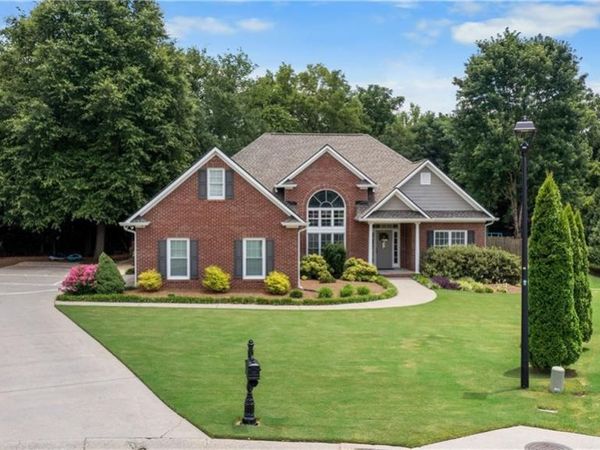 28 Priory Club Dr, Cartersville, GA 30120