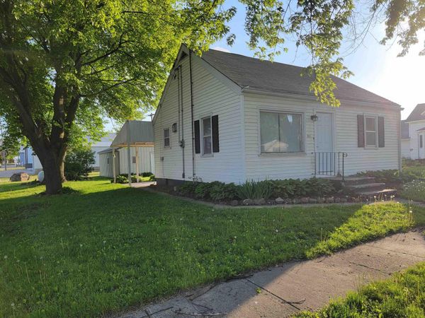 203 W Main Street , Lime Springs, IA 52155