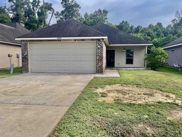10836 Field Pointe Dr, Denham Springs, LA 70726
