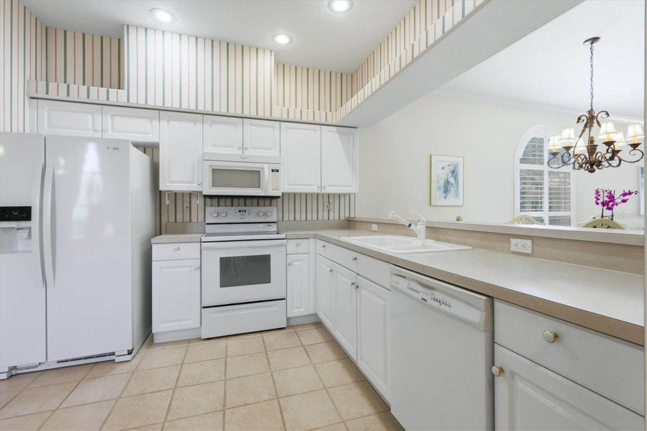 9402 Forest Hills Circle, Sarasota, FL 34238 Photo